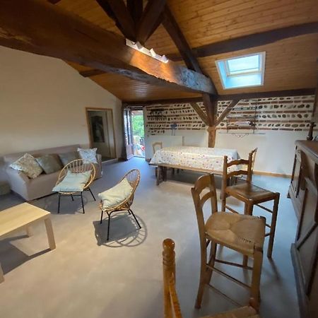 Philoufleur - Gite Restaure En Campagne Chaneins Esterno foto