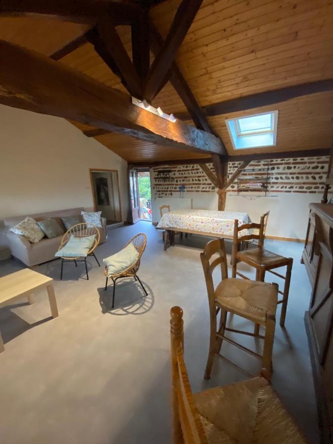 Philoufleur - Gite Restaure En Campagne Chaneins Esterno foto